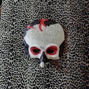 Black/silver/red glitter mask